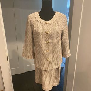 Gorgeous St. John dress suit with matching jacket.